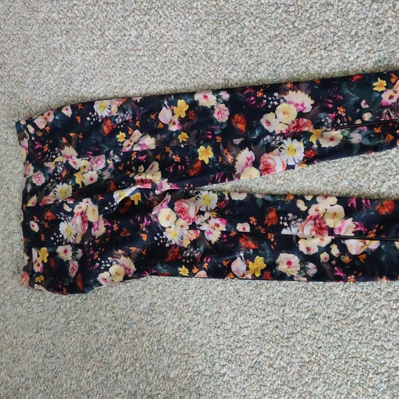 Mango floral black pants size 14 - Picture 2 of 4